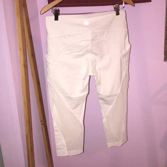 Lululemon ”Sweat Your Heart Out” Crop - Picture 6 of 8